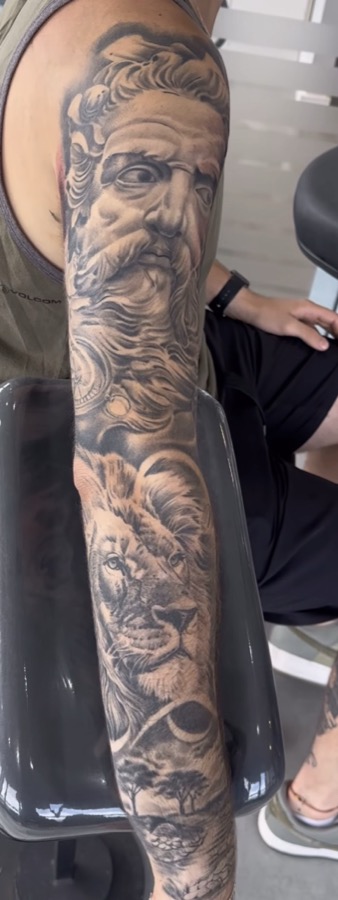 Tatuagem por Dylan Ribeiro