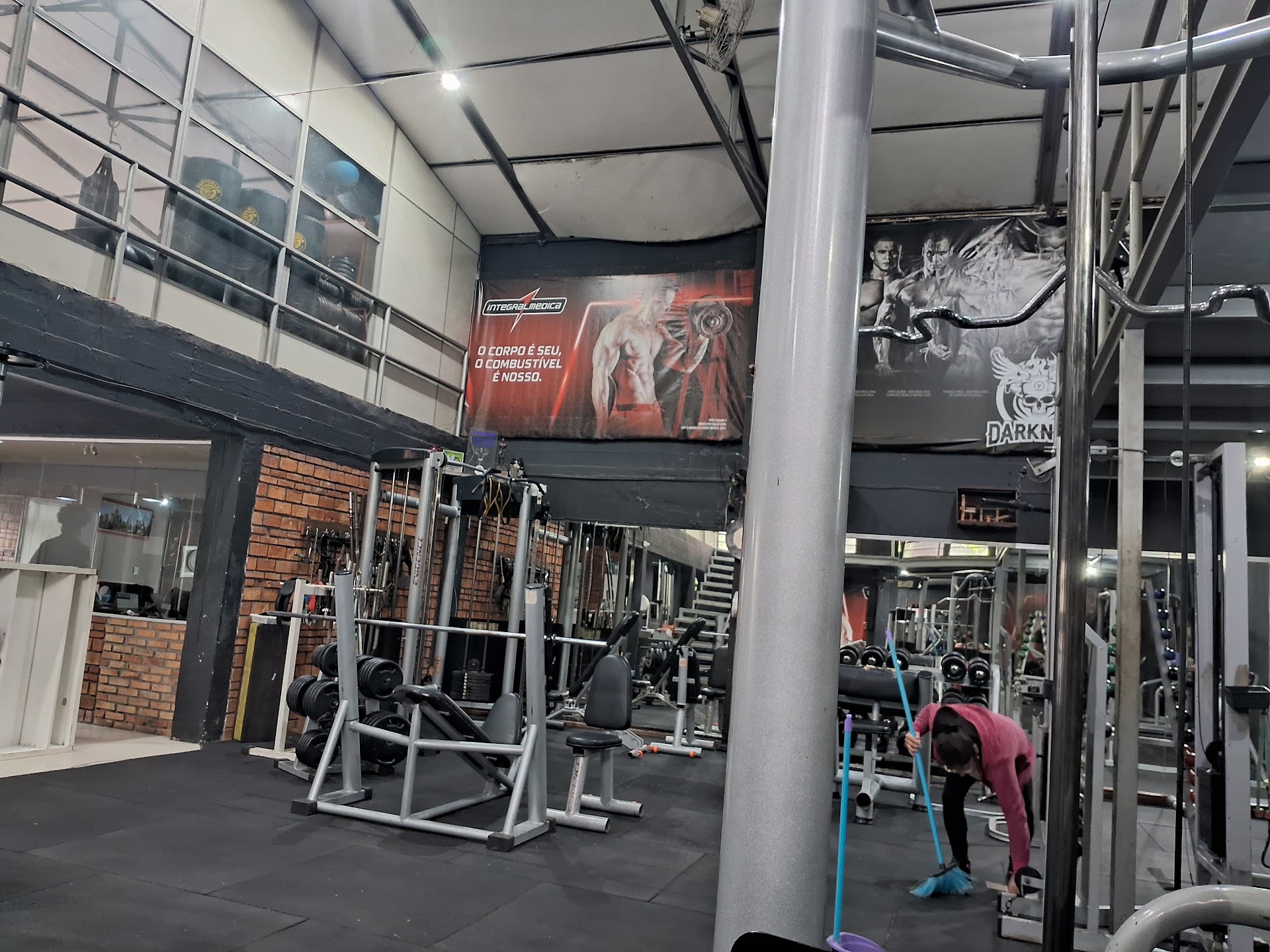 Interior da Academia First Fitness