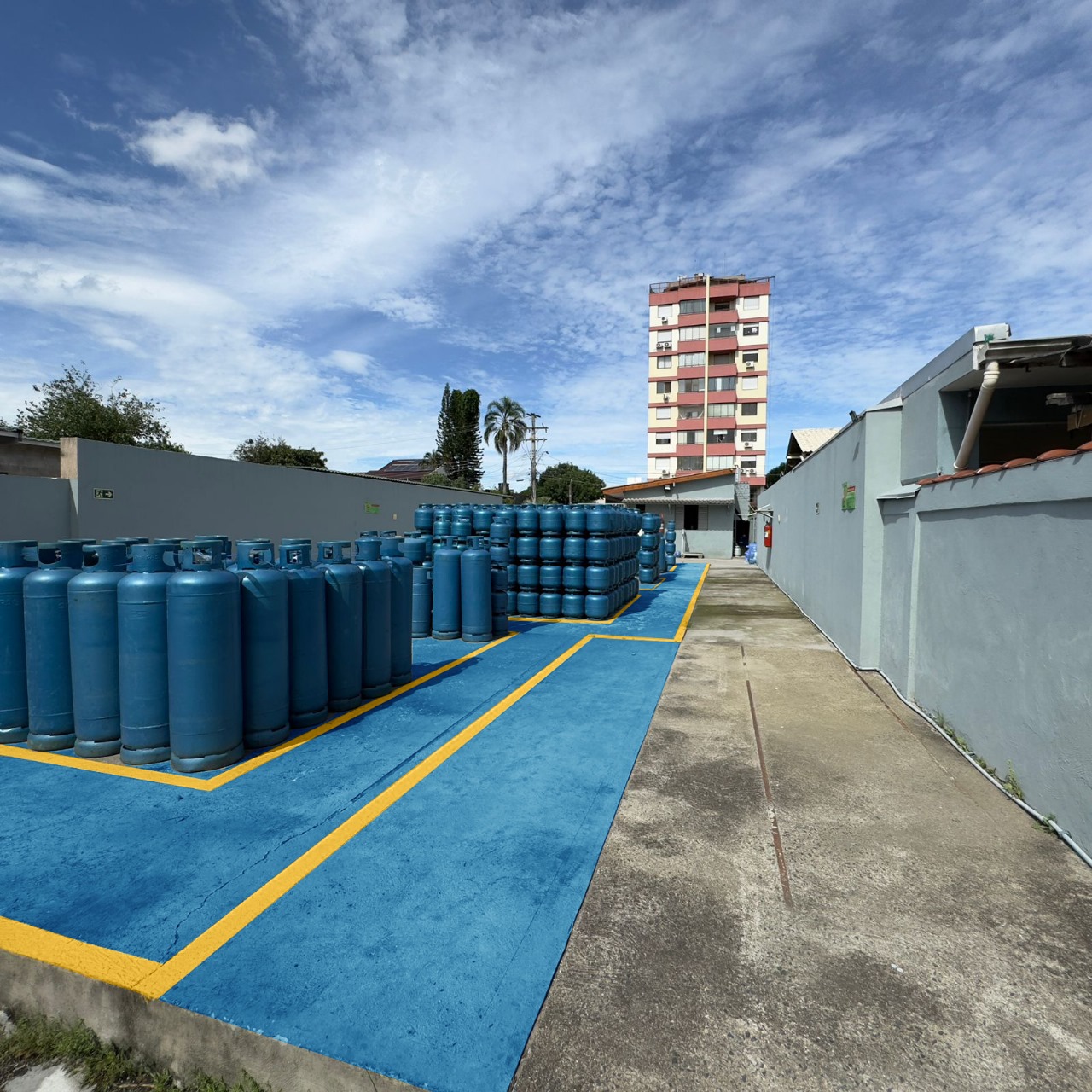 Cilindros P45 no pátio